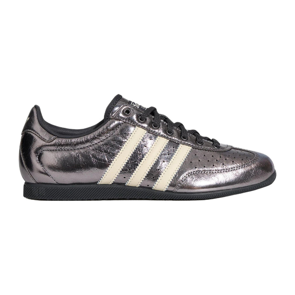 adidas Superstar classic casual women's sneakers - the pictured colorway