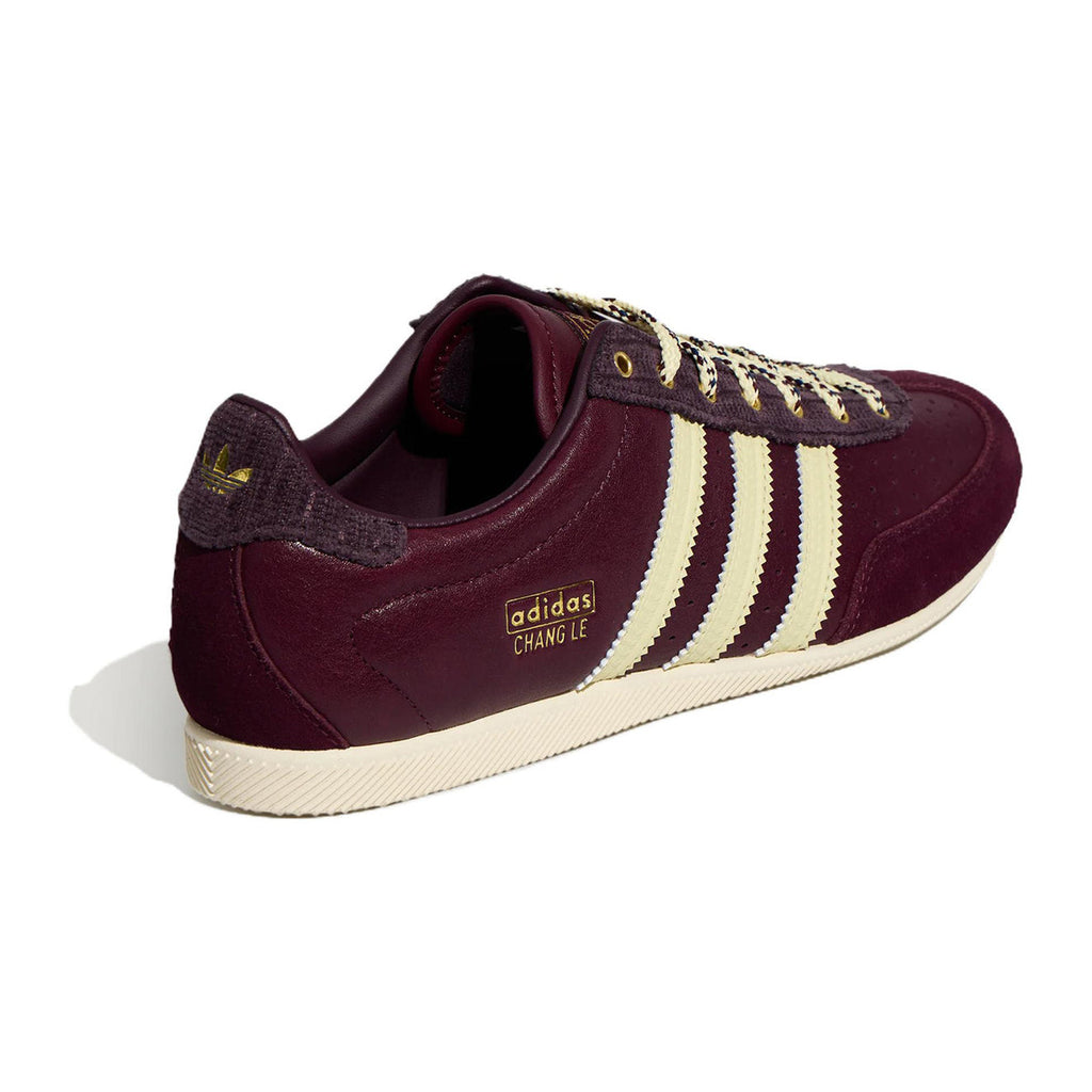 adidas Superstar classic casual unisex sneakers - the pictured colorway