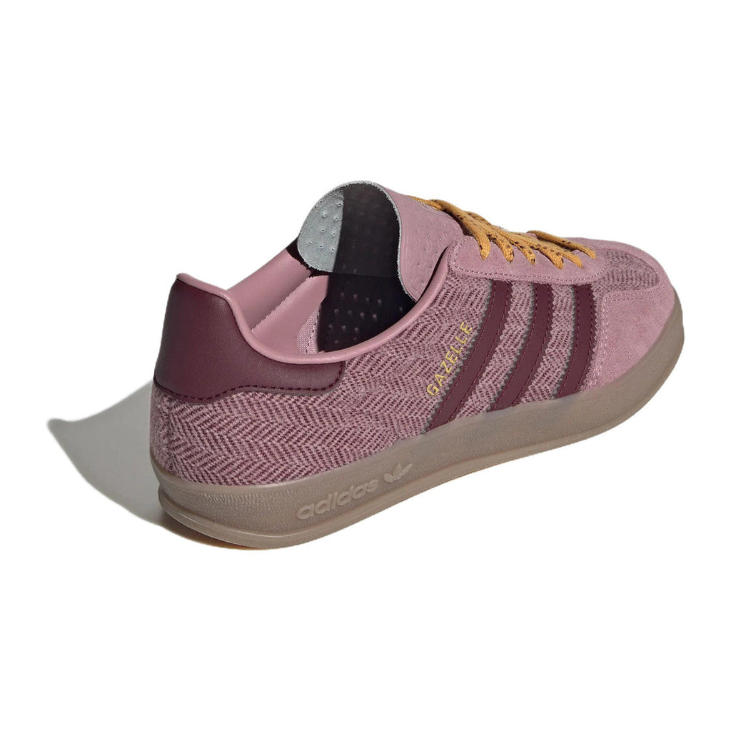 adidas Superstar classic unisex sneakers - the pictured colorway